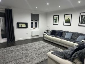 Entire 3 bedroom deluxe house