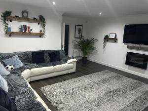 Entire 3 bedroom deluxe house