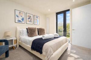 The Mancunian Blue - Manchester Luxury 2-Bed Corner Apartment