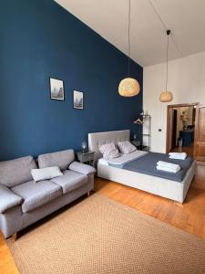 Blue Velvet Central Suite