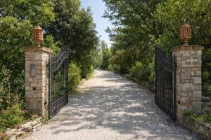 Scappo in Umbria, Casale Lenuccia