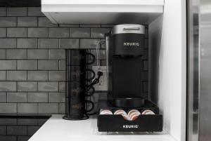 3BR Near Beach with 2 King Suites, Pool and BBQ