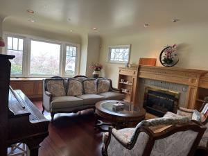 Cozy Dunbar 5 Beds Home with Views