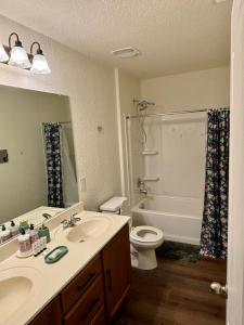 Luxurious 4bed 3bath Near River Walk and Lackland AFB with King Bed