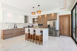 Opulent Villa - Oceanfront Com Sosua Ocean Village