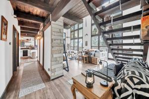 Authentic 4BR Big Bear Cabin, Dog-Friendly with Deck