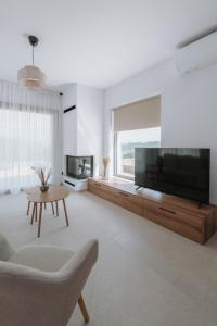 KOZER Luxury Villa Elia