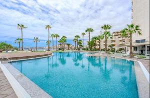 Front Line Ocean View Apartment Walk to the Beach