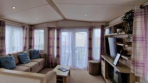 Merlins Retreat, West Sands