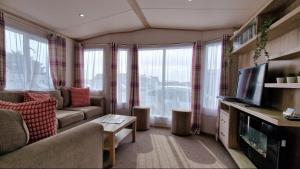 Emily Caravan, Relax and Unwind at Seal Bay Resort