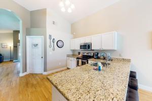 Private pool home with spa, screened patio, central AC, & washerdryer