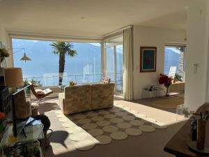 Casa Rocca Nera by HolAp