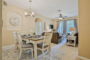 Friendly condo with pool and hot tub access, WiFi, central AC, and private WD