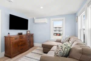 Newly Renovated Unit Steps from Beach