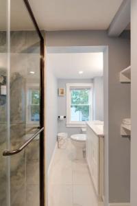 Newly Renovated Unit Steps from Beach