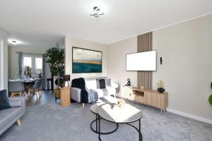 Deluxe 3 Bed House, Dunfermline