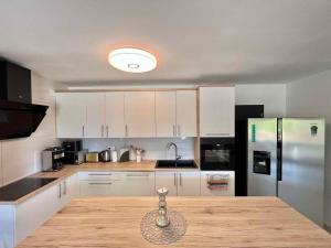 Villa with Pool 45802