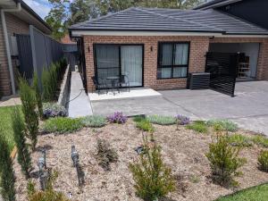 2BR Guest House Pet-Friendly and Peaceful