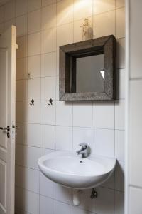 Bij Ons Achter