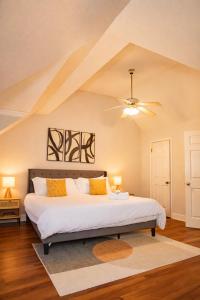 Steps to VSU Private Pool Magnolia Manor