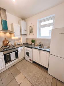 Cosy Double Room1- 2 mins to Tooting Bec Station