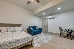 5 Mi to Dtwn Tampa and Riverwalk Couples Getaway