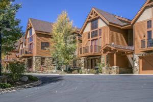 Antlers Gulch 303 by SummitCove Lodging