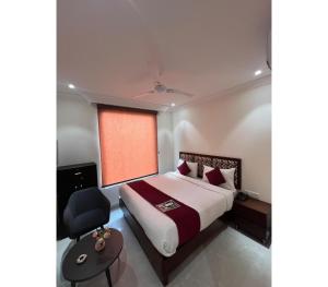 ELITE -by- Double RR Near New Delhi Railway Station