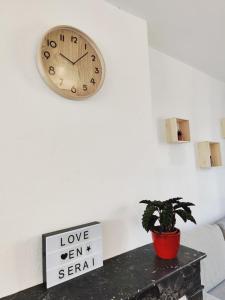 Charming one-bedroom apartment in the heart of Senlis Prime location