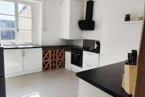 Charming one-bedroom apartment in the heart of Senlis Prime location