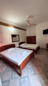 hotel arcos del coral