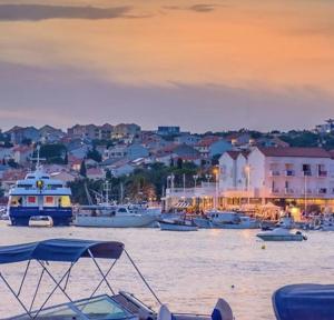 Apartments-LUCKY STAR,NOVALJA -PAG