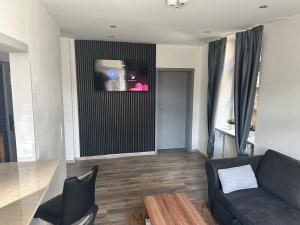 Kurvilla Apartments