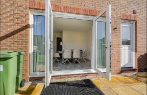 Telford - Priorslee, Spacious Double Room on a Newly built House, Free Parking, Free Wifi