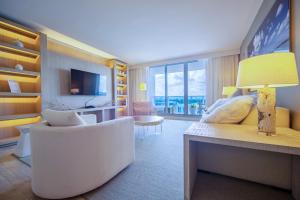 1 Hotel 1 Bedroom 1 and Half Bathroom Beachfront Residence With Balcony