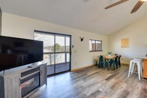 Lake Keowee Gem! Close to Clemson and Hiking Trails