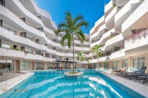 Luxury Condo, Hab Privada 100MB AC Gym Pool Cine