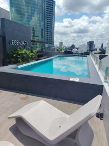 Oasis en Equipetrol con piscina y gym de lujo