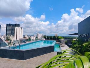 Oasis en Equipetrol con piscina y gym de lujo