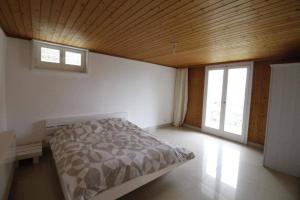 Private rooms in villa, 2 minutes from Bolligen station, in the villa longterm contract CHF 1100 per month