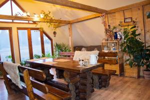 Family Room with Mountain View room in Gostynniy Dvir Raytshtoky