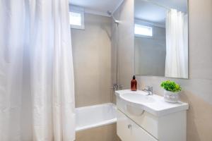Exclusivo con pileta, cochera, parrilla, cerca del hospital