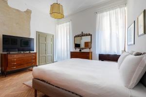 Domus 2 Mori- Appartamento 120 m2 con Affreschi - Centro Storico - Due bagni