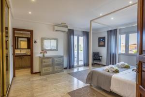 Villa Pedro, Llenaire