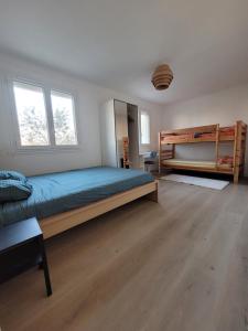 Appart dans Villa Solaire jardin à 10mn de la mer