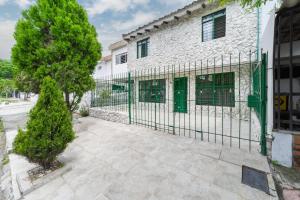 Modern Home byAirport & Chipichape Mall- Nightlife