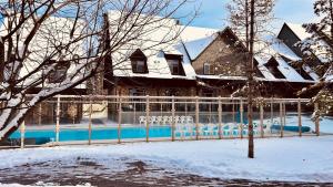 Mystic Springs #108 - Hot Tub and Pool, Pets managed by Little Sister Getaways