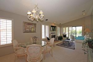 Balcony-Views-Country Club Living-VV667