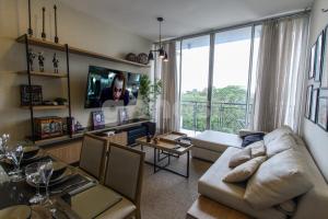 Chic apartment 600 m from Shopping del Sol