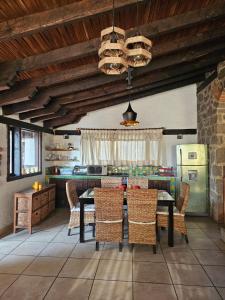 Casa con jacuzzi, vista, ideal para escapada en Valle de Bravo